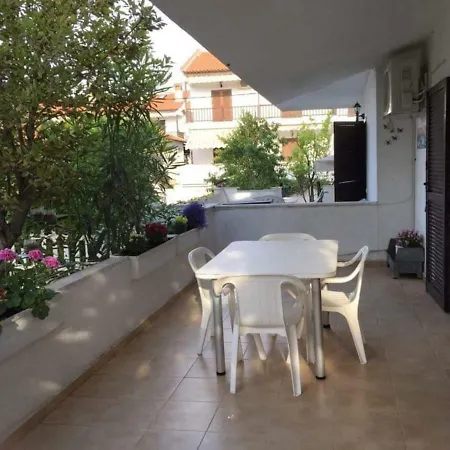 Spacious House 100 Metres From The Beach * Pefkochori