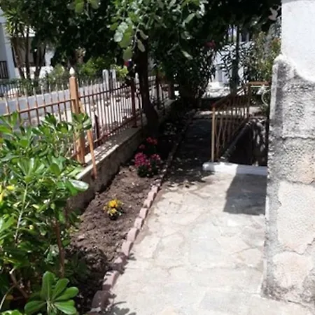 Dom wakacyjny Spacious House 100 Metres From The Beach Pefkochori