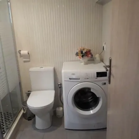 Spacious House 100 Metres From The Beach