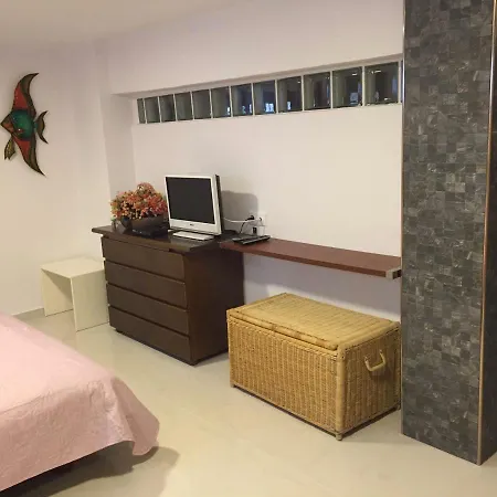 Spacious House 100 Metres From The Beach Dom wakacyjny